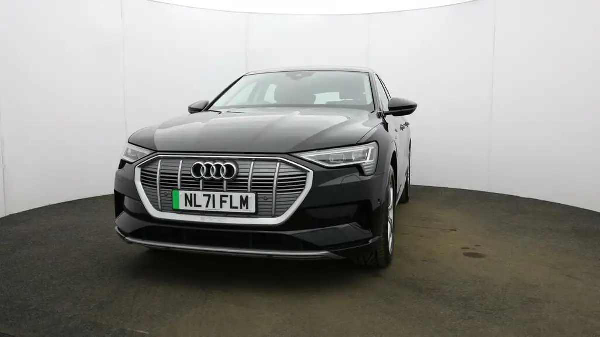 2021-audi-e-tron-50e-technik-station-wagon-big-1