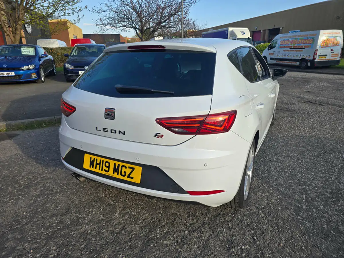 2019-seat-leon-15-tsi-evo-fr-black-edition-150ps-hatchback-big-5