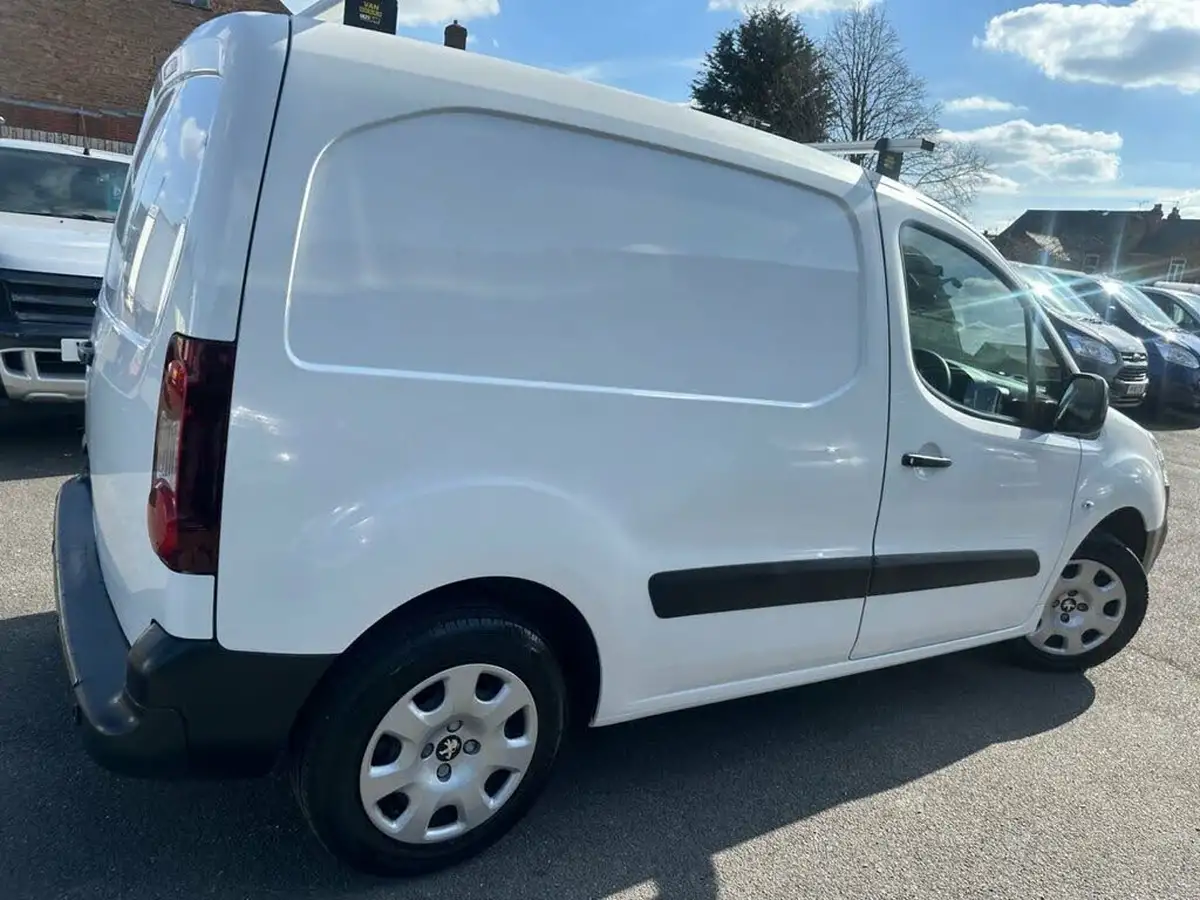 2017-peugeot-partner-16bluehdi-professional-l1-100pseu6-854-big-4