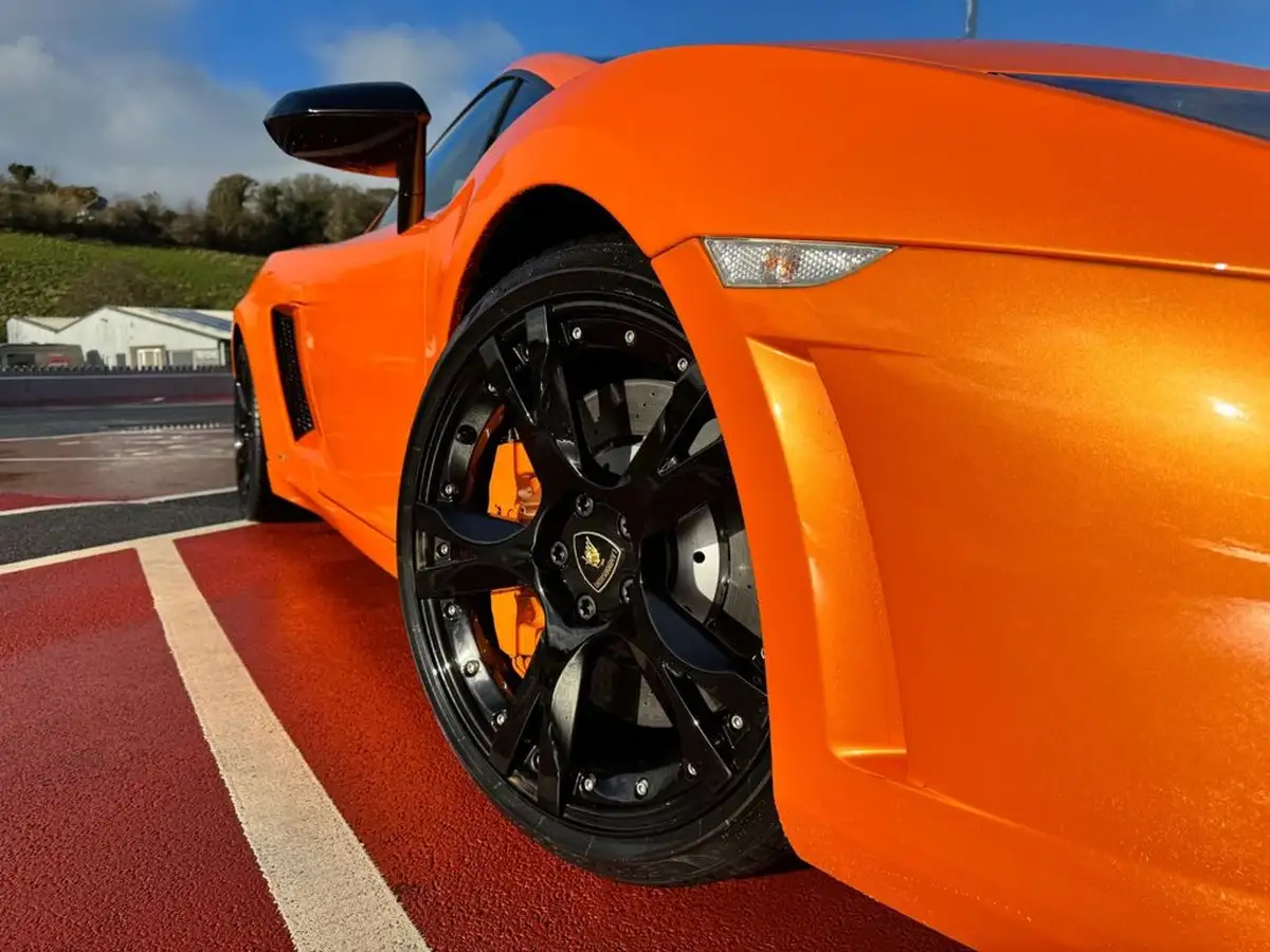 2012-lamborghini-gallardo-big-45