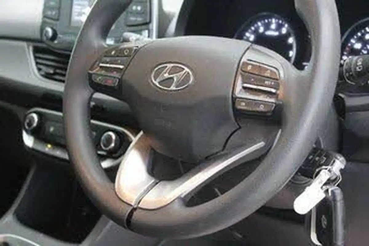 2018-hyundai-i30-10-t-gdi-isg-tourer-big-33