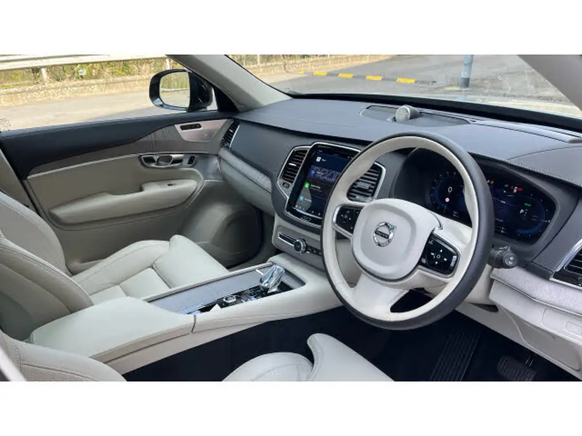 2024-volvo-xc90-20-t8-ultra-dark-big-8