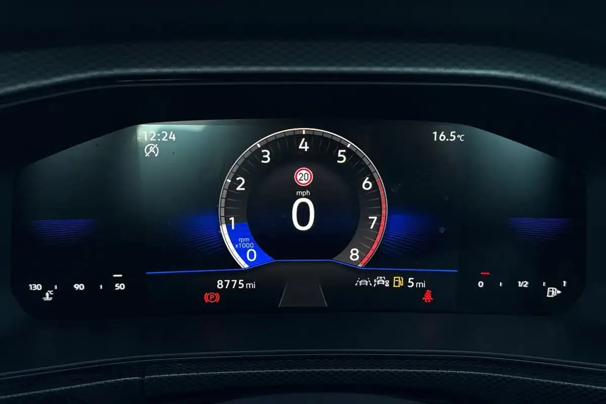 2024-volkswagen-t-cross-10-tsi-life-95ps-big-34