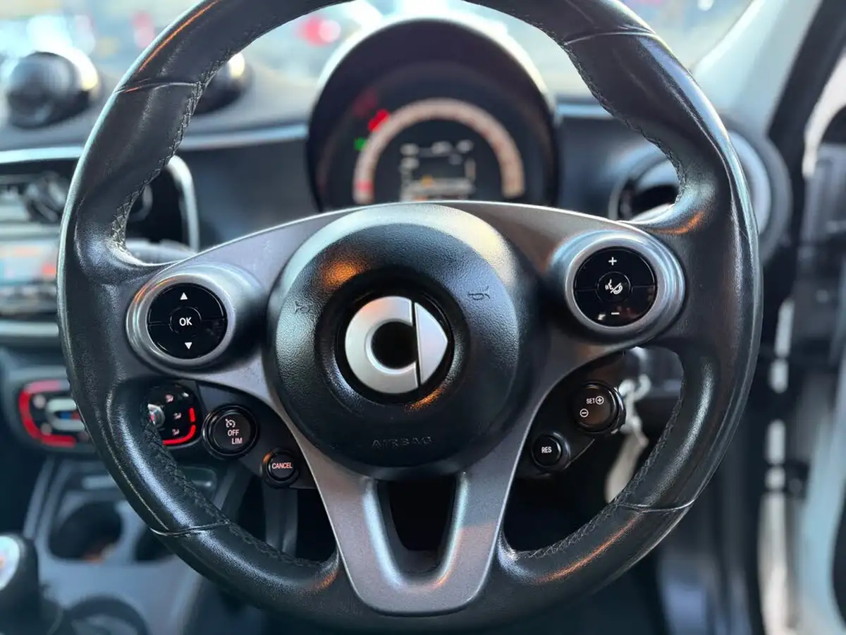 2016-smart-forfour-10-passion-71bhp-ss-big-32