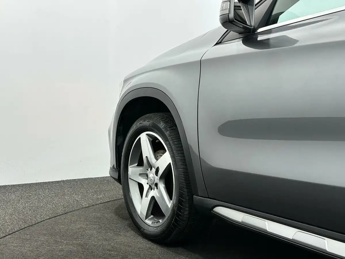2015-mercedes-benz-gla-class-21d-gla-200d-amg-line-ss-big-48