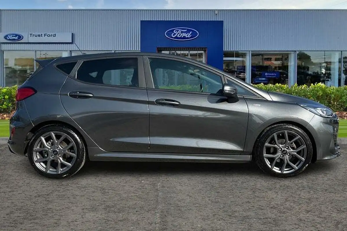 2022-ford-fiesta-10t-st-line-125ps-hybrid-mhev-3d-powershift-big-2