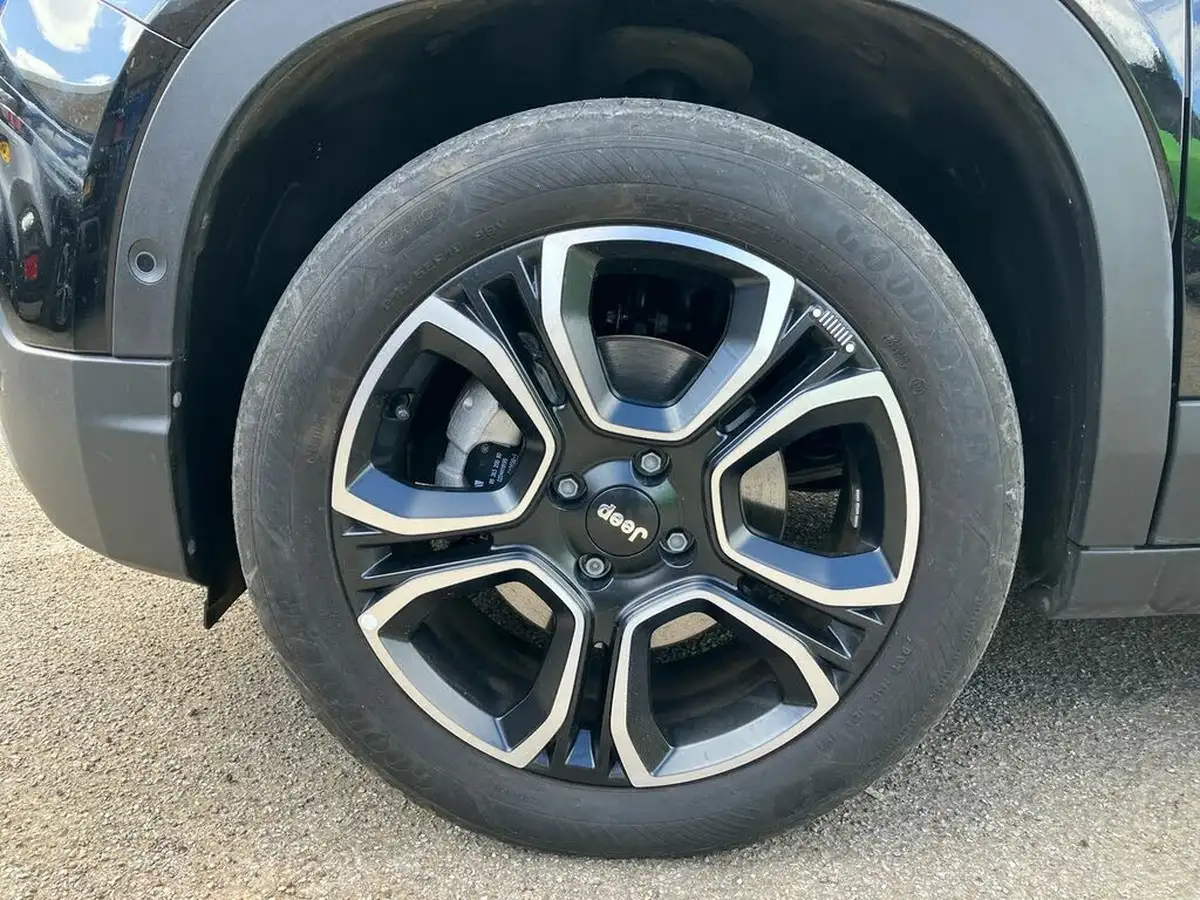 2024-jeep-avenger-e-summit-big-23