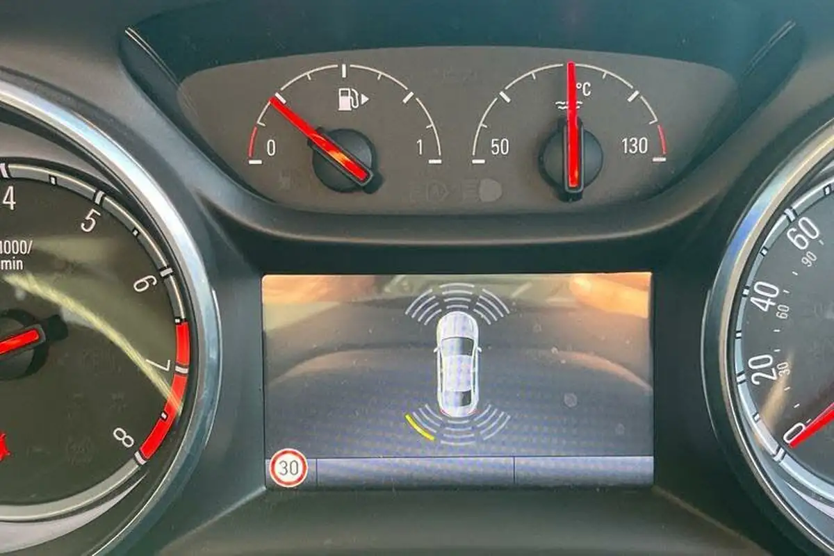 2016-vauxhall-astra-14i-16v-turbo-sri-nav-150ps-hatchback-big-39