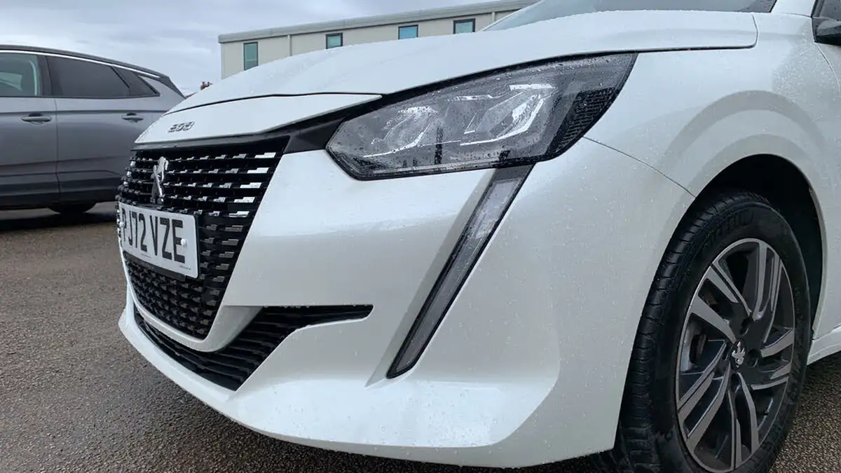 2022-peugeot-208-12-puretech-allure-premium-100ps-big-16