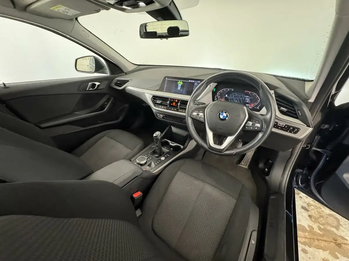 2023-bmw-1-series-15-118i-se-big-21