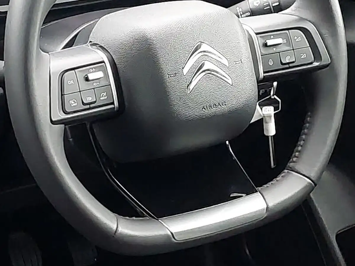 2023-citroen-c4-12-puretech-sense-big-15