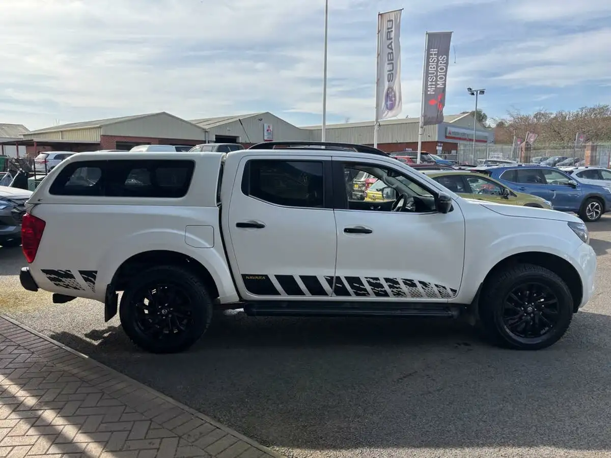 2019-nissan-navara-23dci-n-guard-auto-big-2