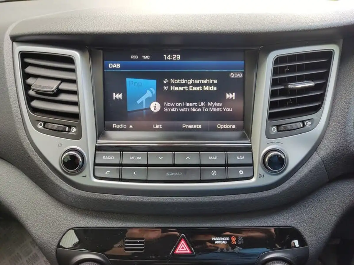 2016-hyundai-tucson-17crdi-blue-drive-premium-116ps-big-20