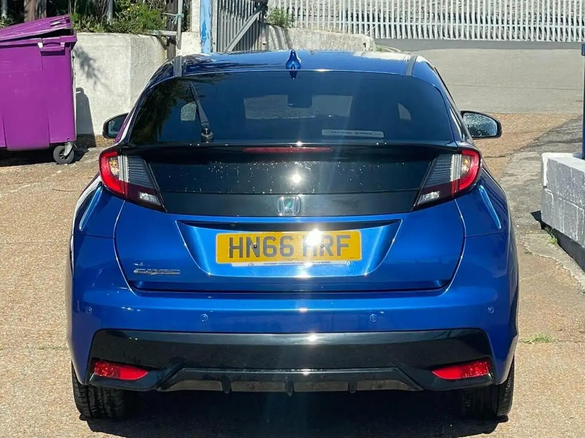 2016-honda-civic-18-i-vtec-se-plus-navi-ss-hatchback-big-16