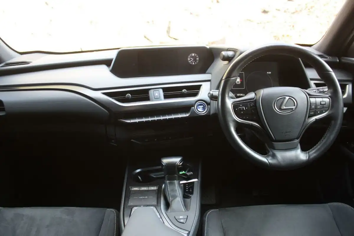 2021-lexus-ux-250h-20-ux-184bhp-without-navigation-big-1