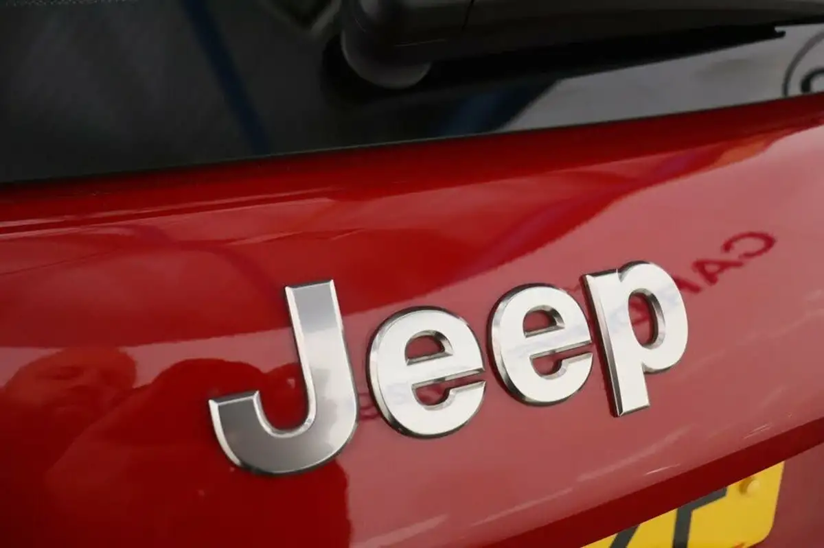 2024-jeep-avenger-12-gse-altitude-big-18