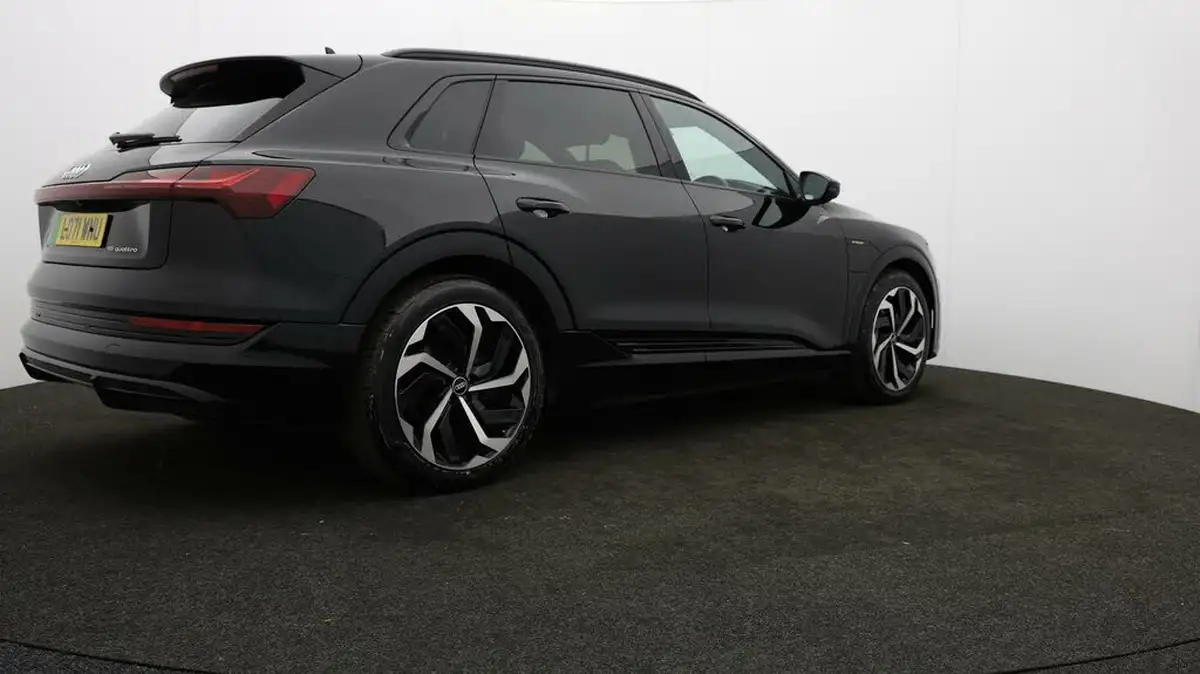 2022-audi-e-tron-55e-black-edition-station-wagon-big-25