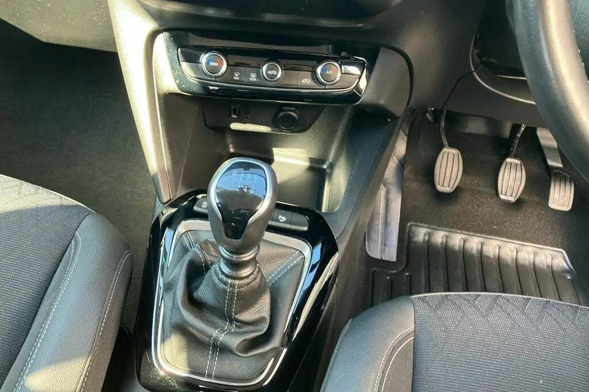 2020-vauxhall-corsa-12-turbo-elite-nav-premium-big-21