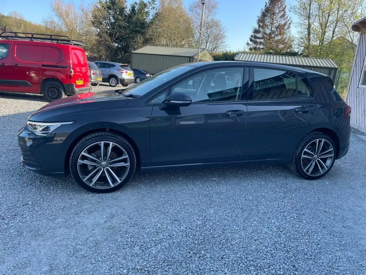 2020-volkswagen-golf-20tdi-life-hatchback-big-2