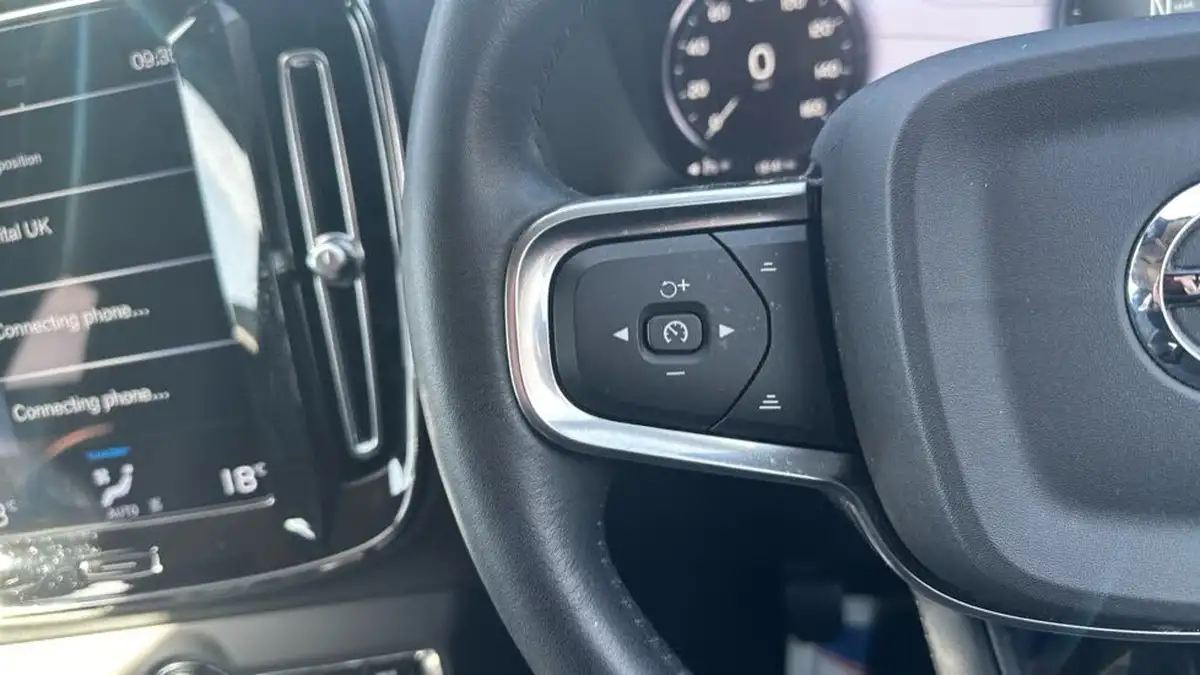 2021-volvo-xc40-15-t3-inscription-163bhp-big-17