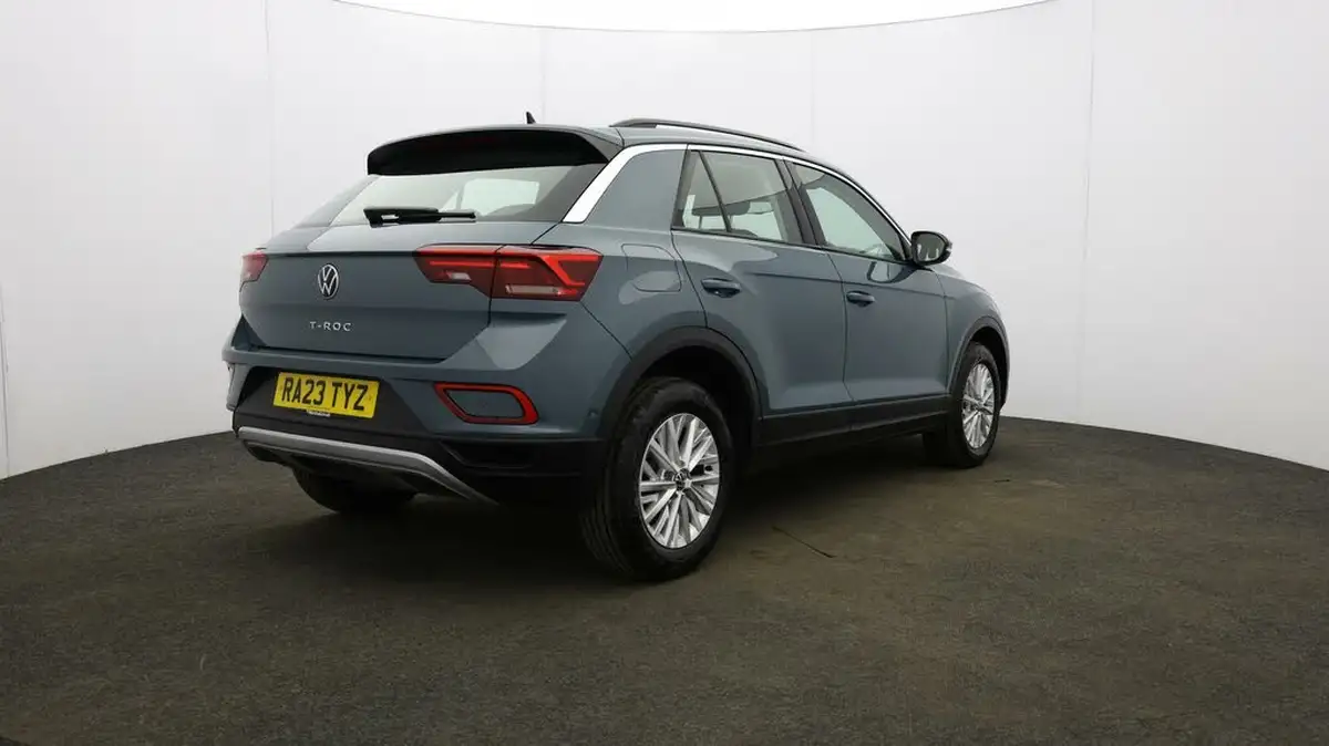 2023-volkswagen-t-roc-10-tsi-life-big-50