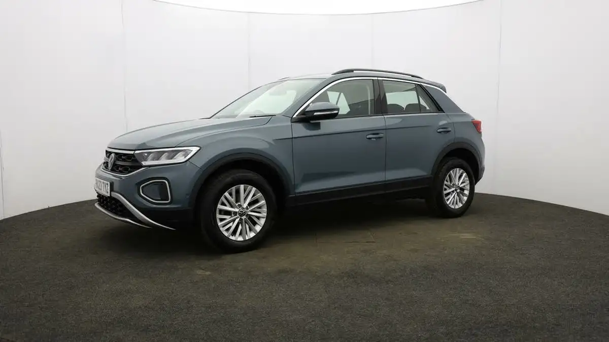 2023-volkswagen-t-roc-10-tsi-life-big-26