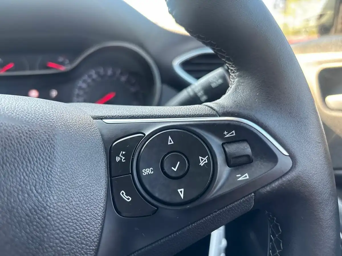 2022-vauxhall-crossland-15-elite-edition-120ps-auto-big-16