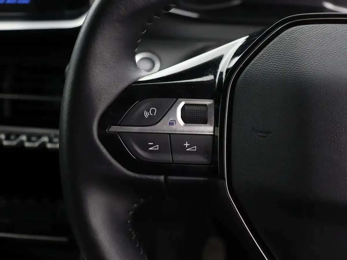 2021-peugeot-2008-suv-12-puretech-allure-100bhp-big-25