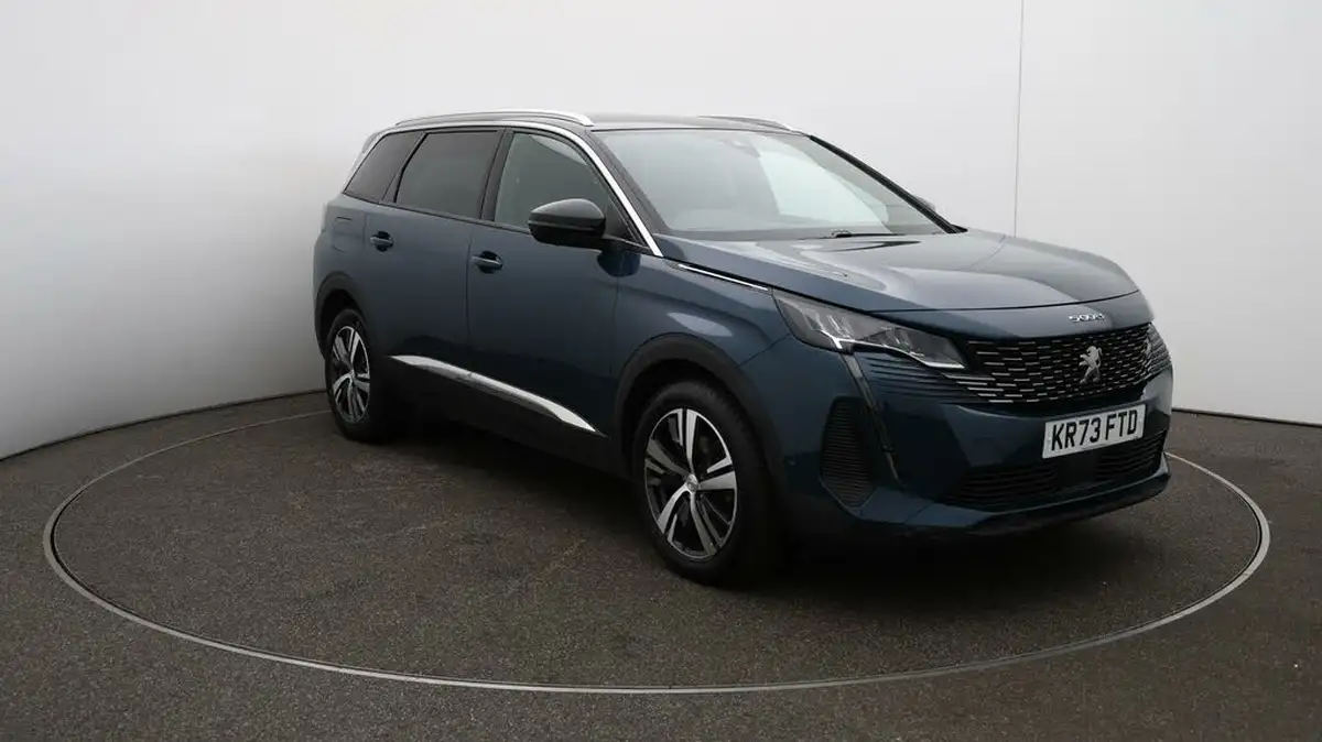 2023-peugeot-5008-suv-15-bluehdi-allure-130ps-eat8-big-36