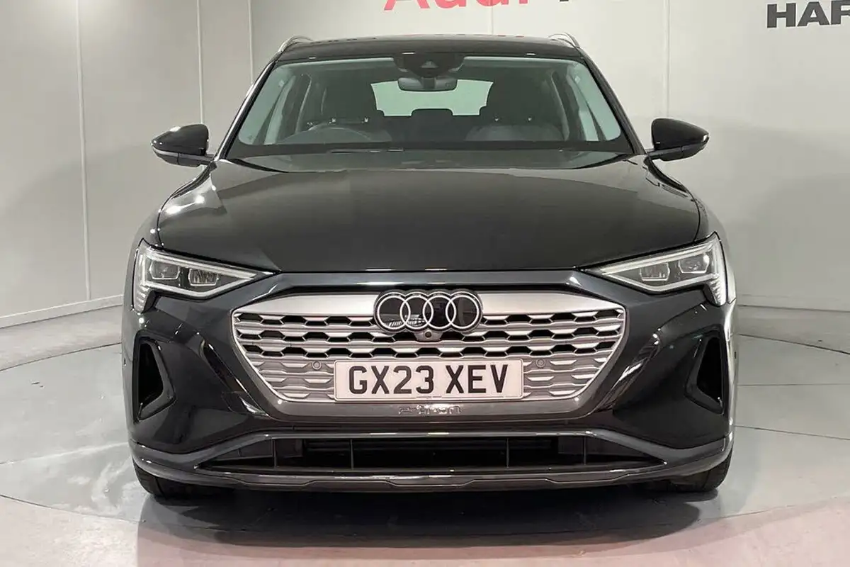 2023-audi-q8-e-tron-50e-sport-suv-big-5