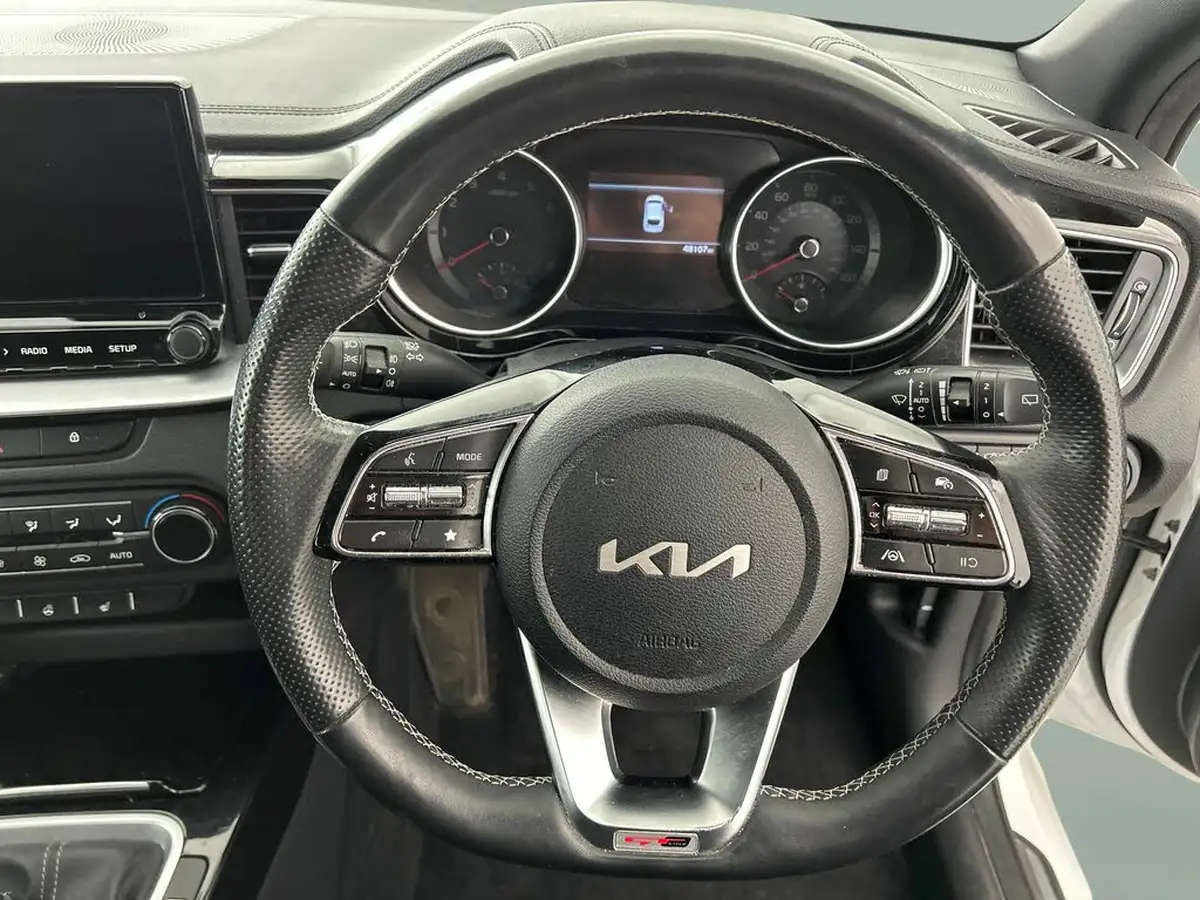 2022-kia-pro-ceed-15-t-gdi-gt-line-big-16