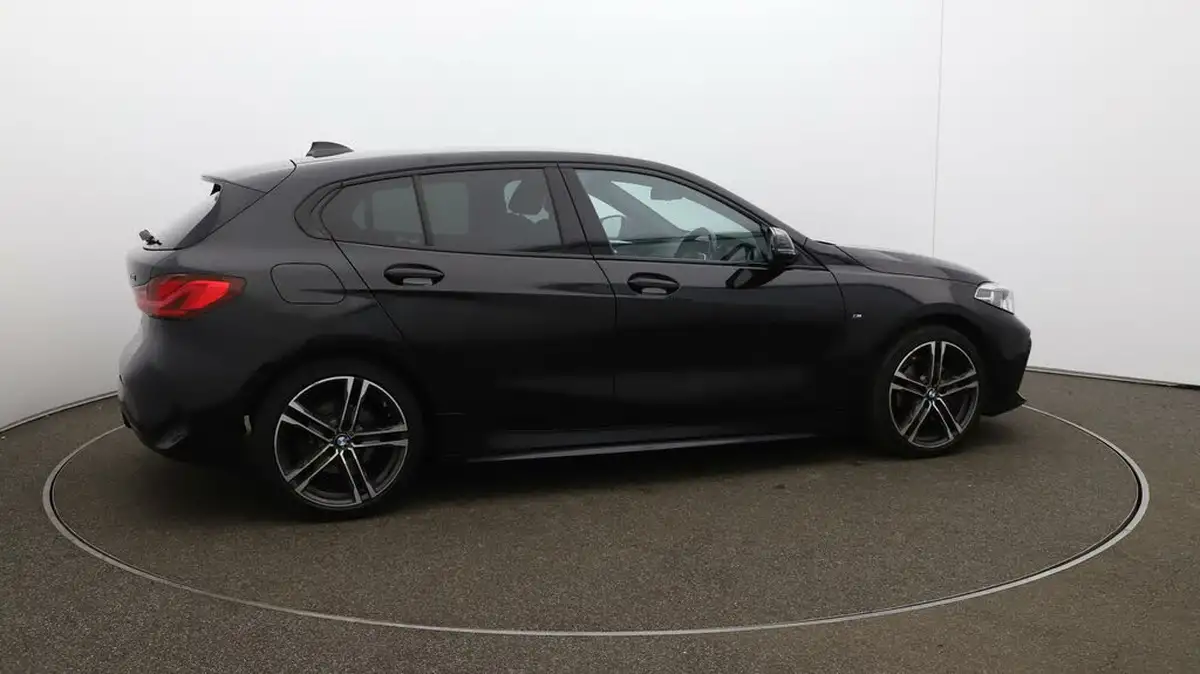 2021-bmw-1-series-15-118i-m-sport-lcp-dct-big-43