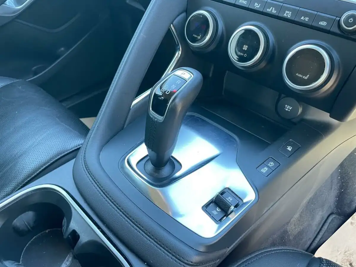 2020-jaguar-e-pace-20-i4d-s-awd-auto-big-24