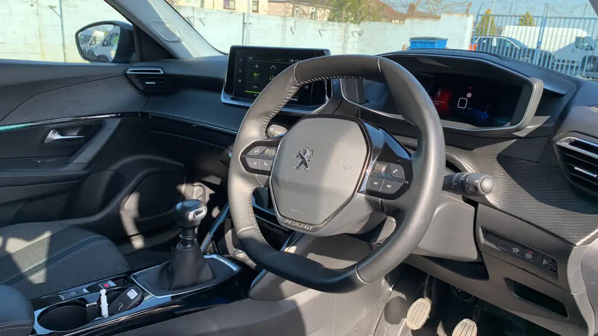 2022-peugeot-2008-suv-12-puretech-allure-premium-130bhp-big-10