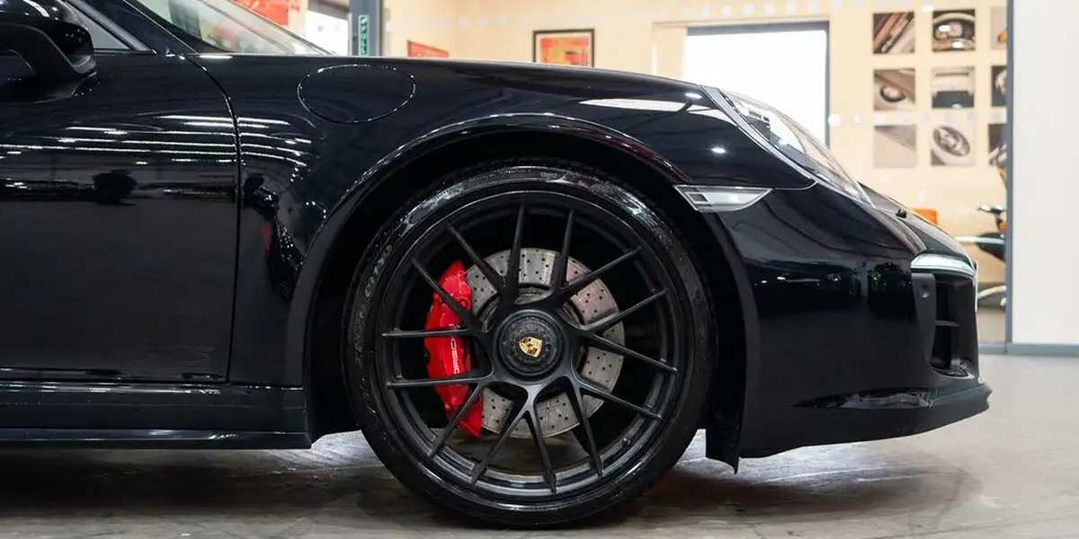 2018-porsche-911-30-targa-4-gts-450bhp-pdk-big-9