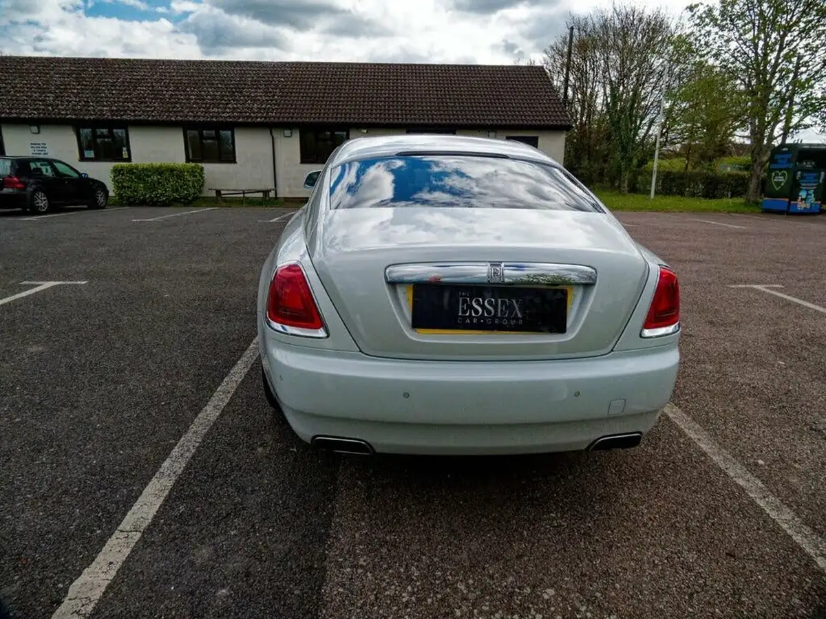 2016-rolls-royce-wraith-66-big-19