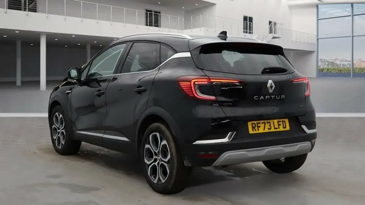 2024-renault-captur-16-techno-145ps-full-big-2