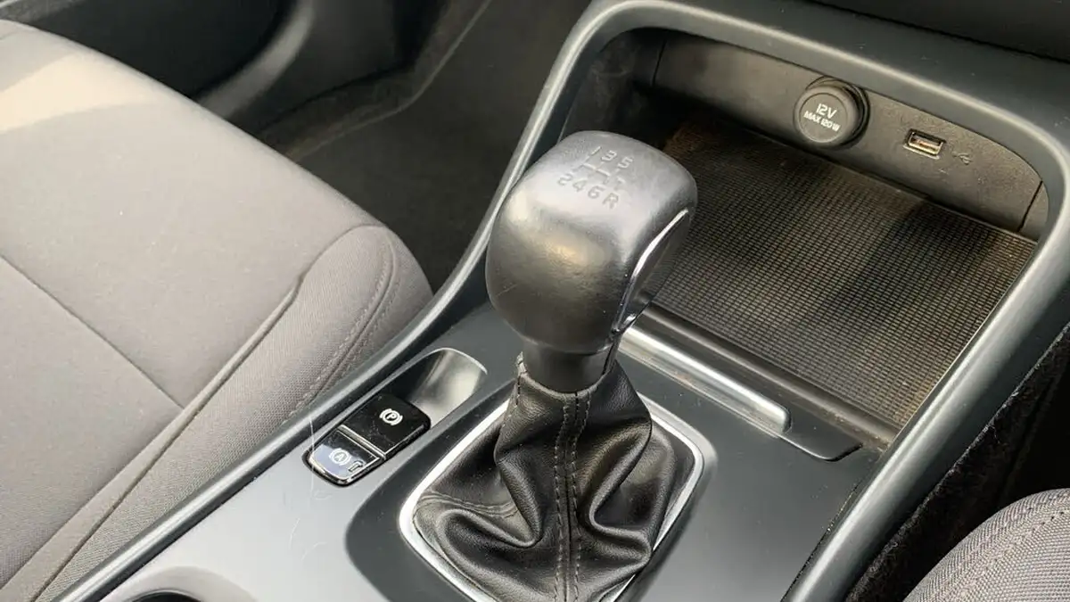 2021-volvo-xc40-15-t3-momentum-161bhp-big-19