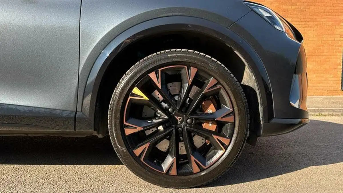 2024-cupra-formentor-15-e-hybrid-vz-first-edition-big-4