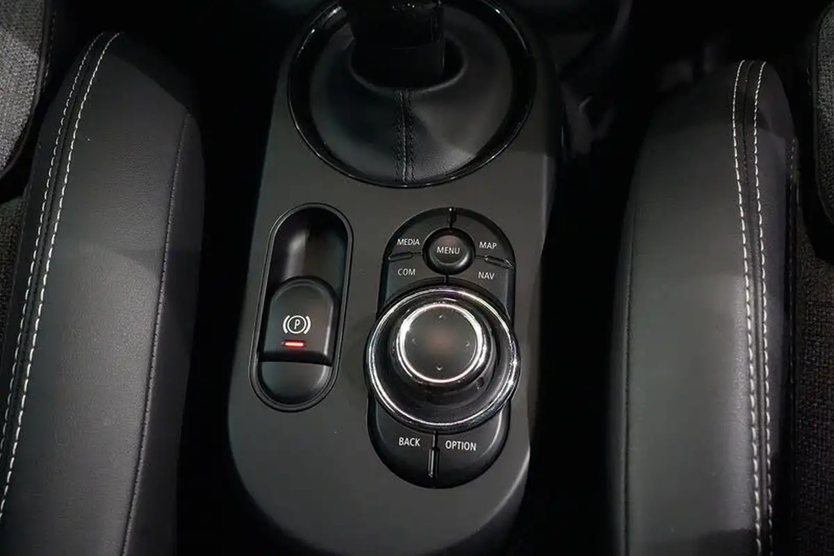 2021-mini-cooper-e-cooper-s-2-big-13