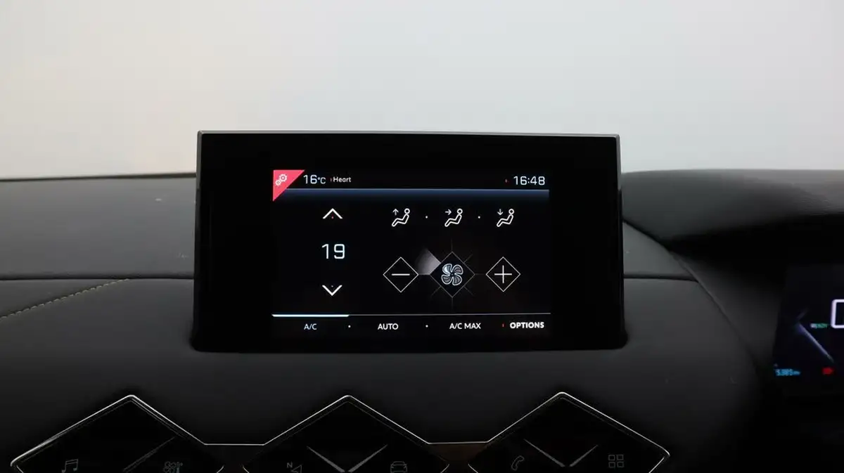 2022-ds-ds-3-crossback-e-tense-bastille-big-12