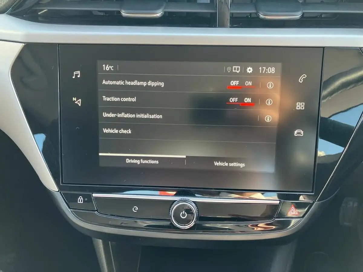2021-vauxhall-corsa-e-se-premium-big-30