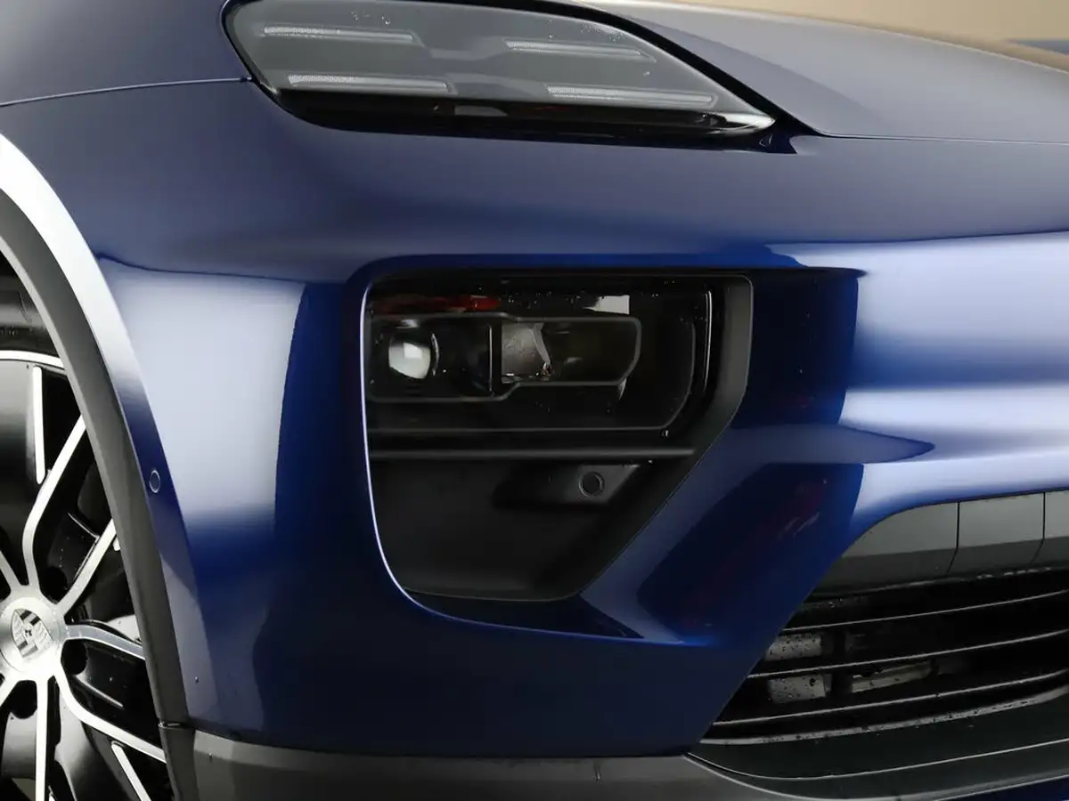 2025-porsche-macan-e-electric-big-36