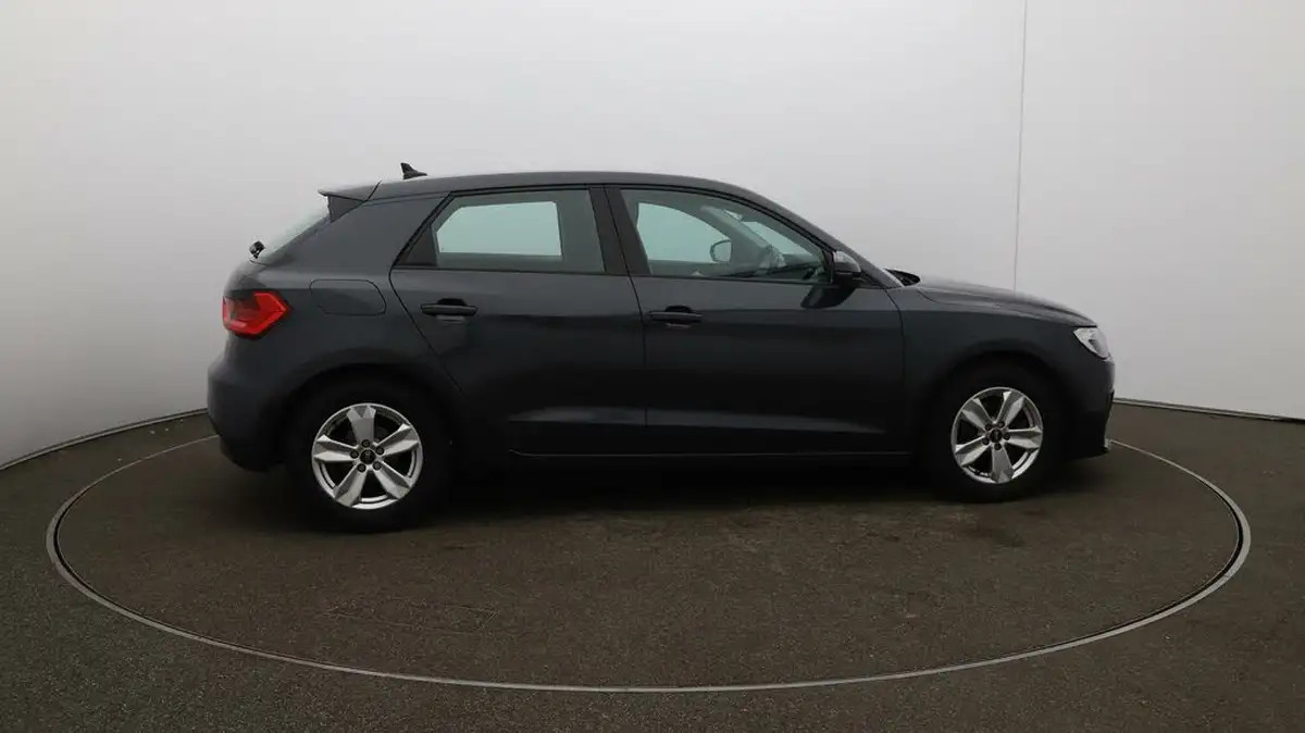 2022-audi-a1-10-30-tfsi-technik-big-42