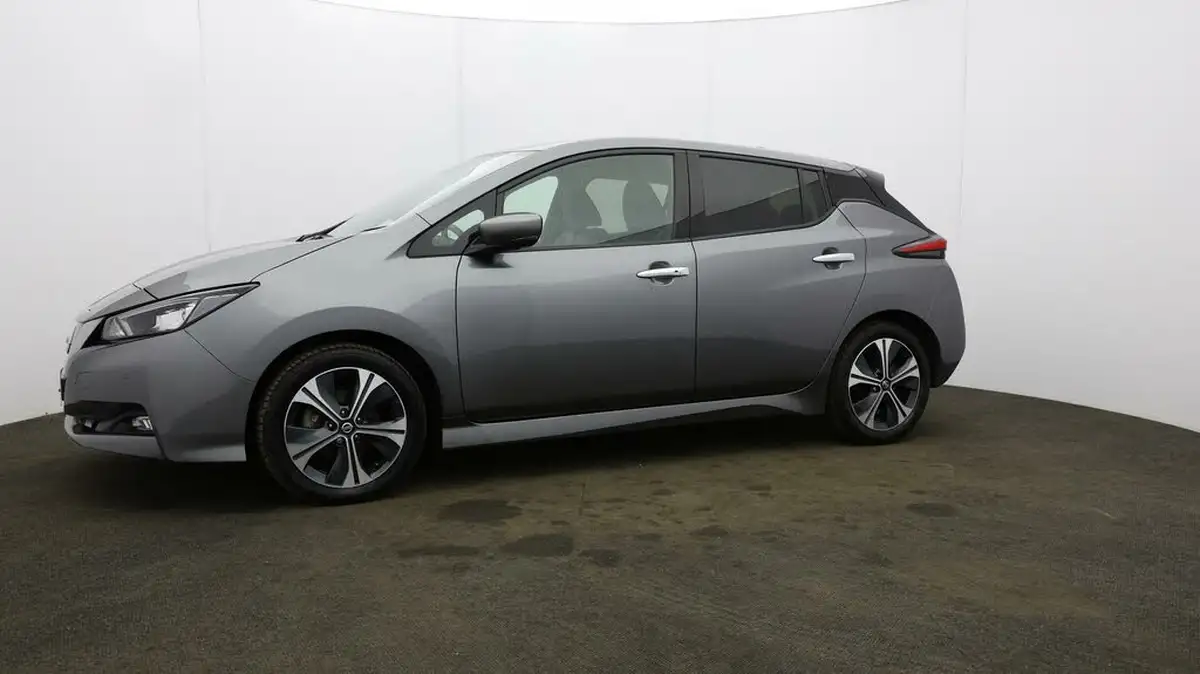 2021-nissan-leaf-e-tekna-big-26