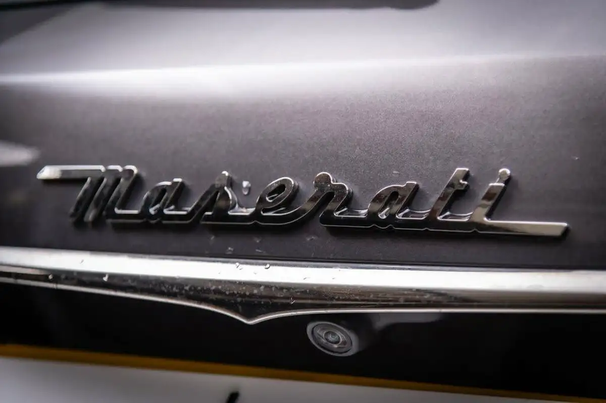 2021-maserati-levante-30-gransport-big-37