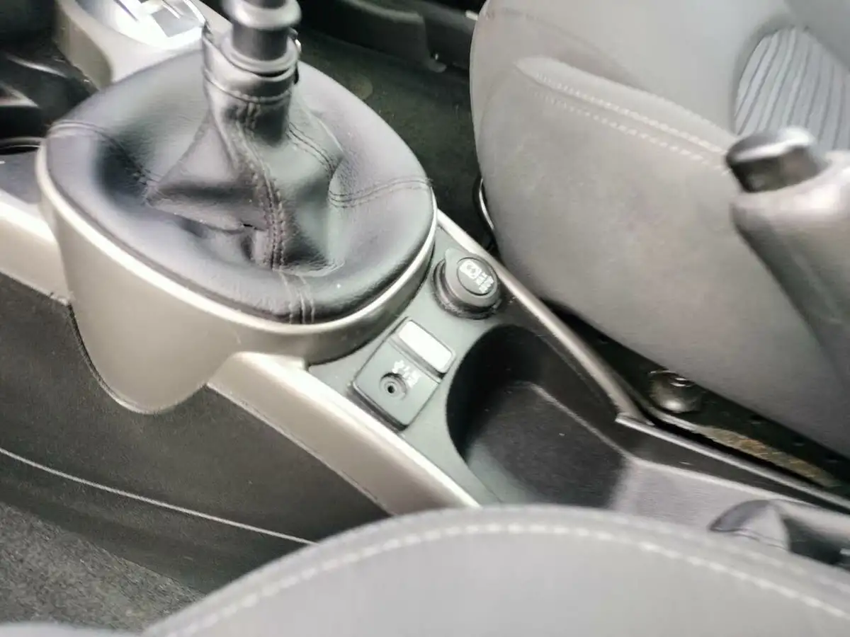 2012-alfa-romeo-mito-16td-veloce-big-25