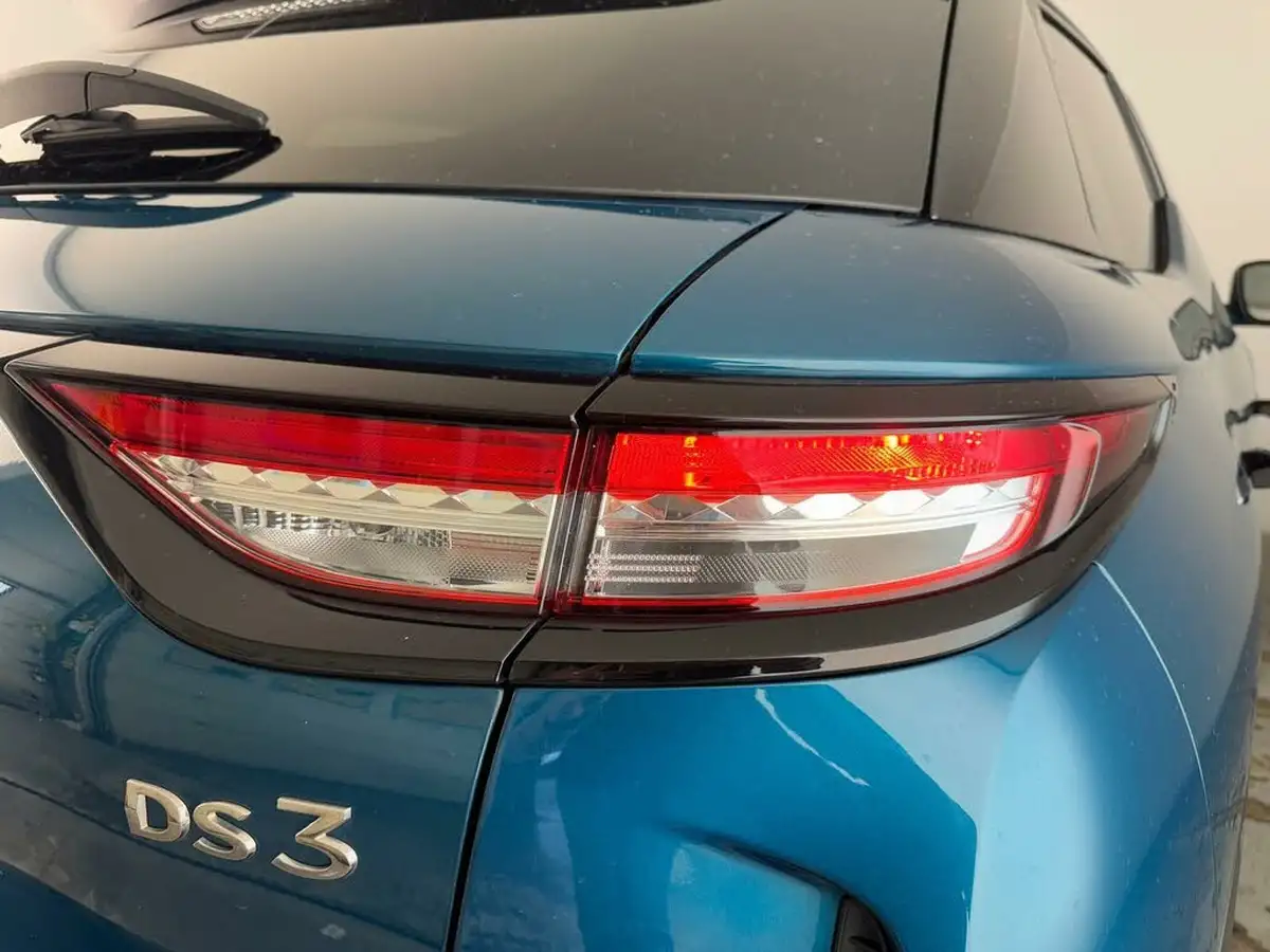 2022-ds-ds-3-crossback-e-tense-prestige-big-33