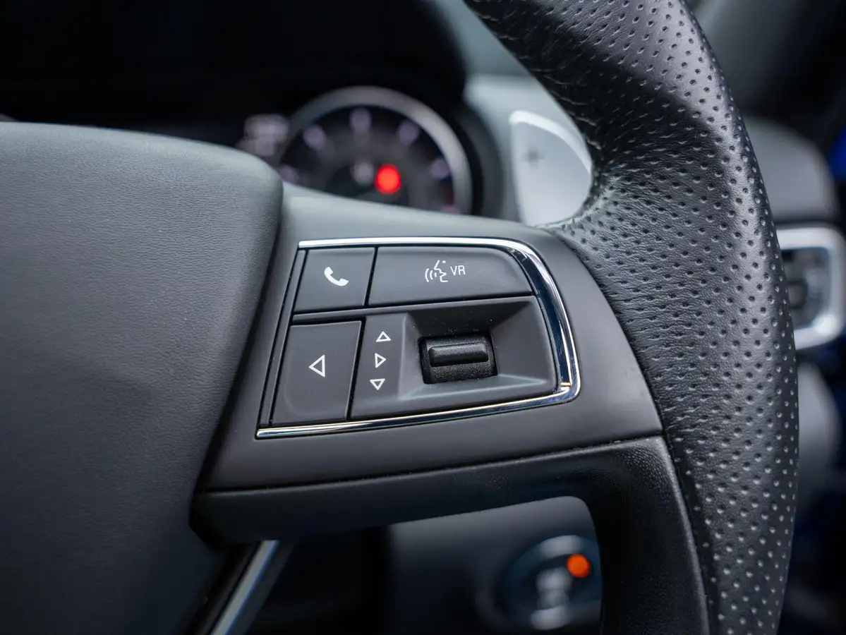 2021-maserati-levante-30-big-39