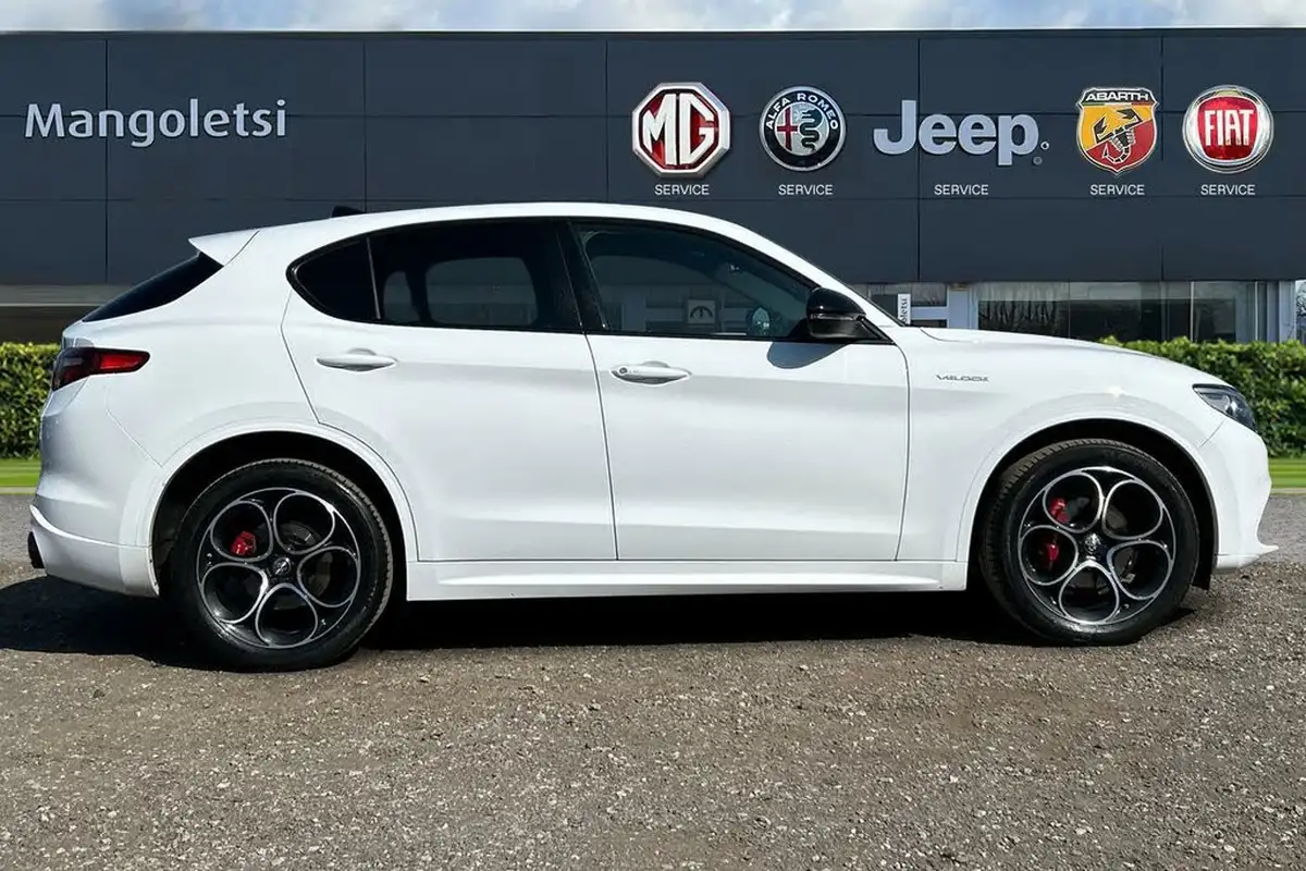 2022-alfa-romeo-stelvio-20-veloce-big-4